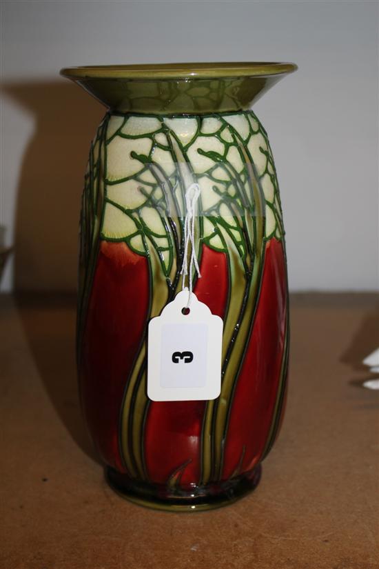 Minton sessonist vase